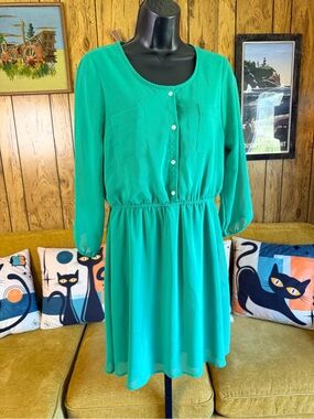 Modest Emerald Green Long Sleeve Lightweight Dress